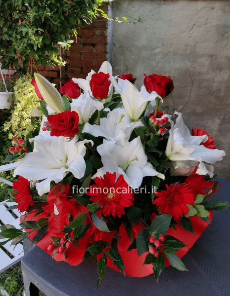 Composizione laurea o anniversario san valentino